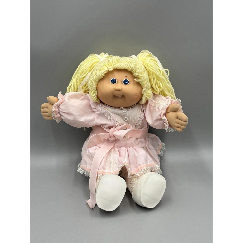 VTG Cabbage Patch Kids Girl Blonde Yellow Hair Blue Eyes Pigtails Tooth Dimples